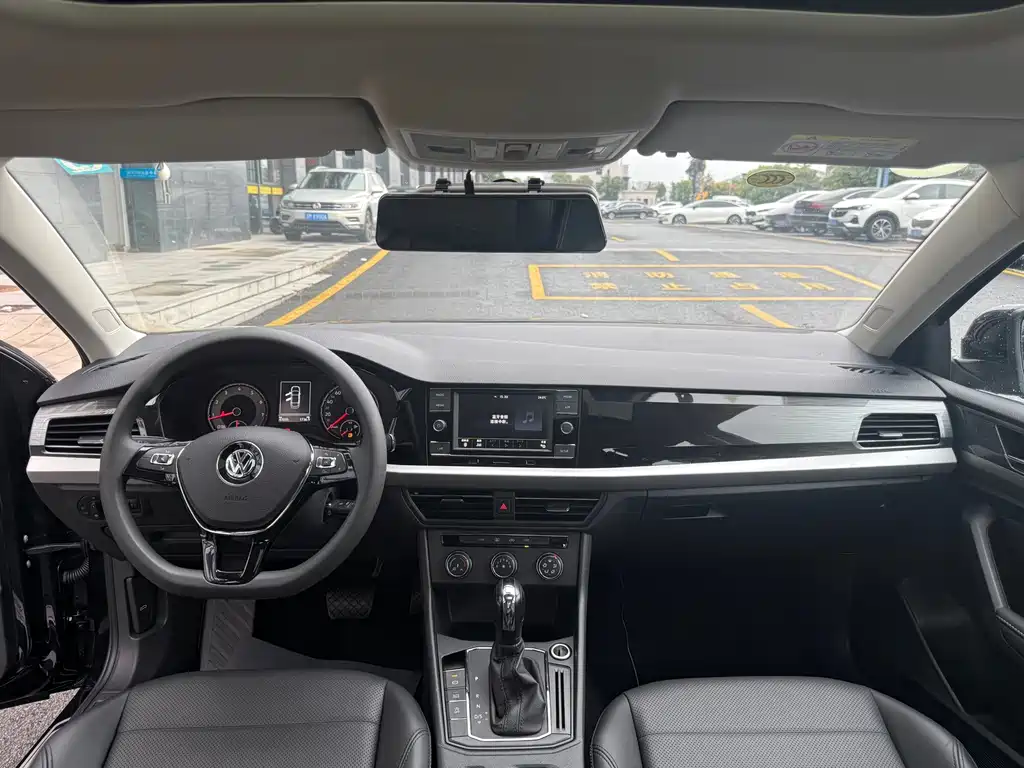 Volkswagen Lavida — миниатюра 6