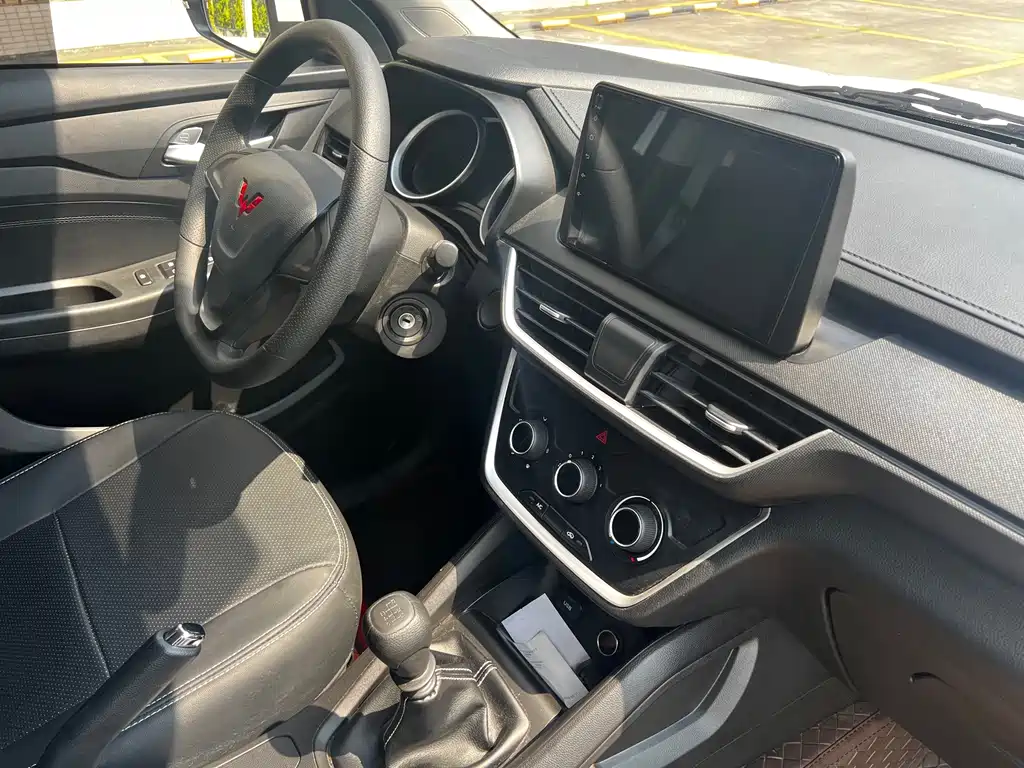 Wuling Hongguang S3 — миниатюра 9