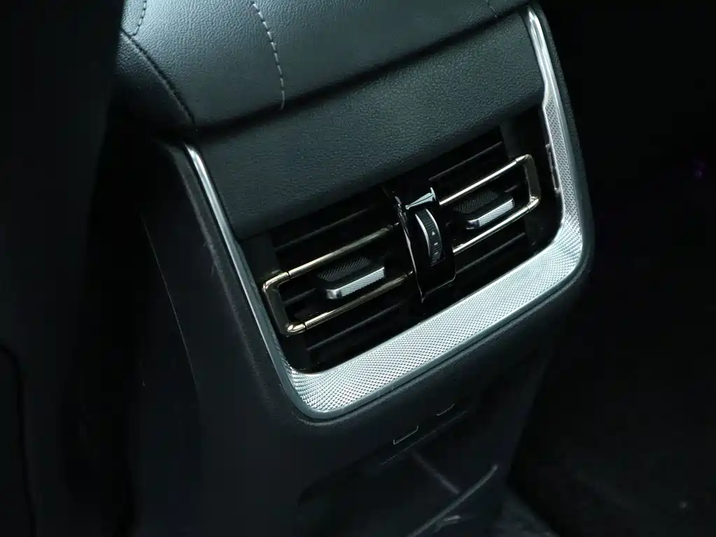 Hongqi Hongqi H5 — миниатюра 16
