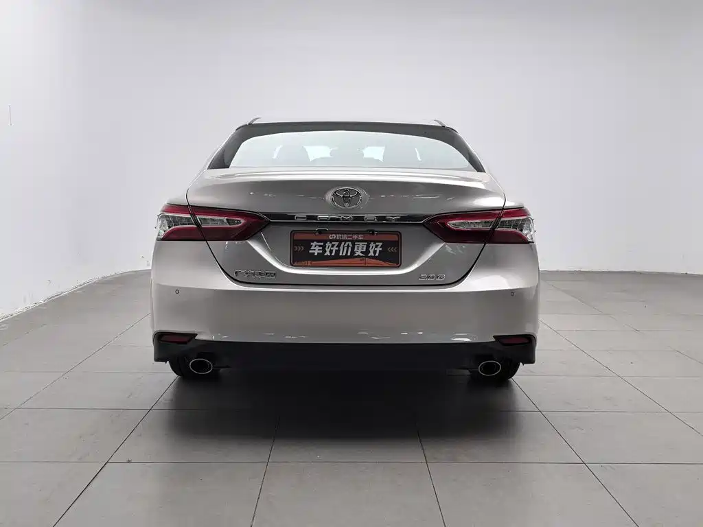 Toyota Camry — миниатюра 4