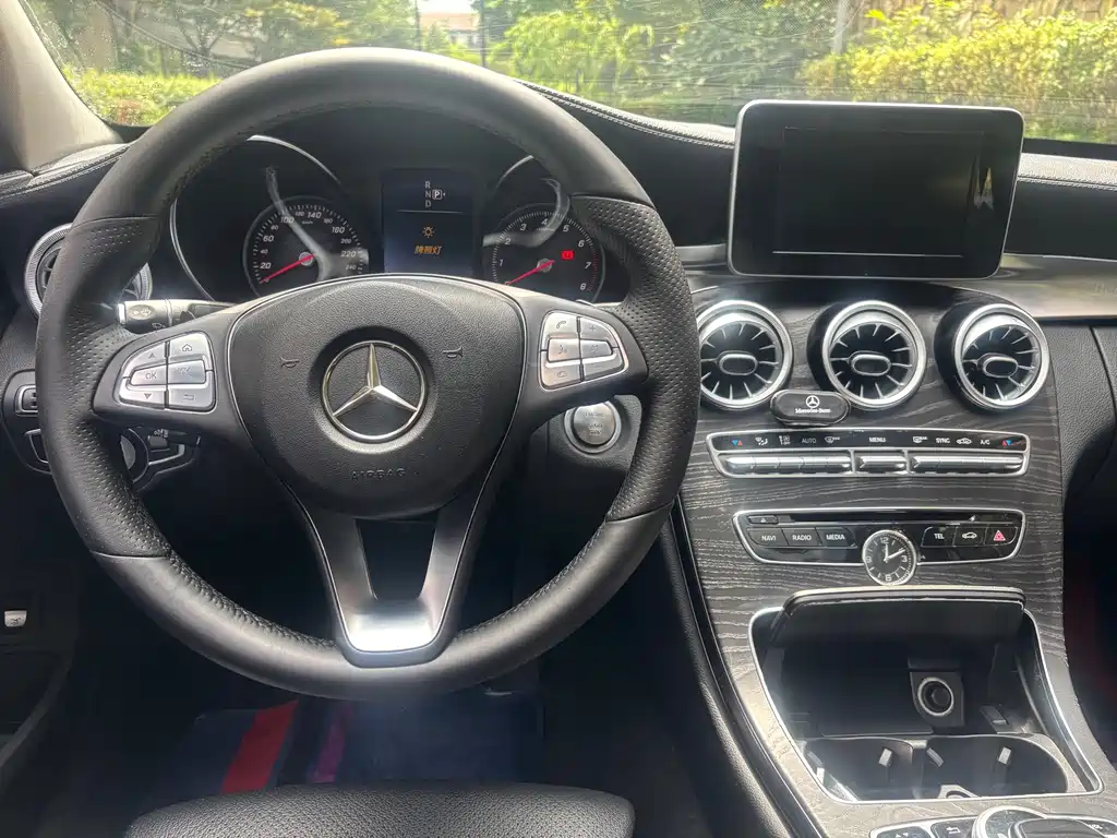 Mercedes-Benz C-Class — миниатюра 13