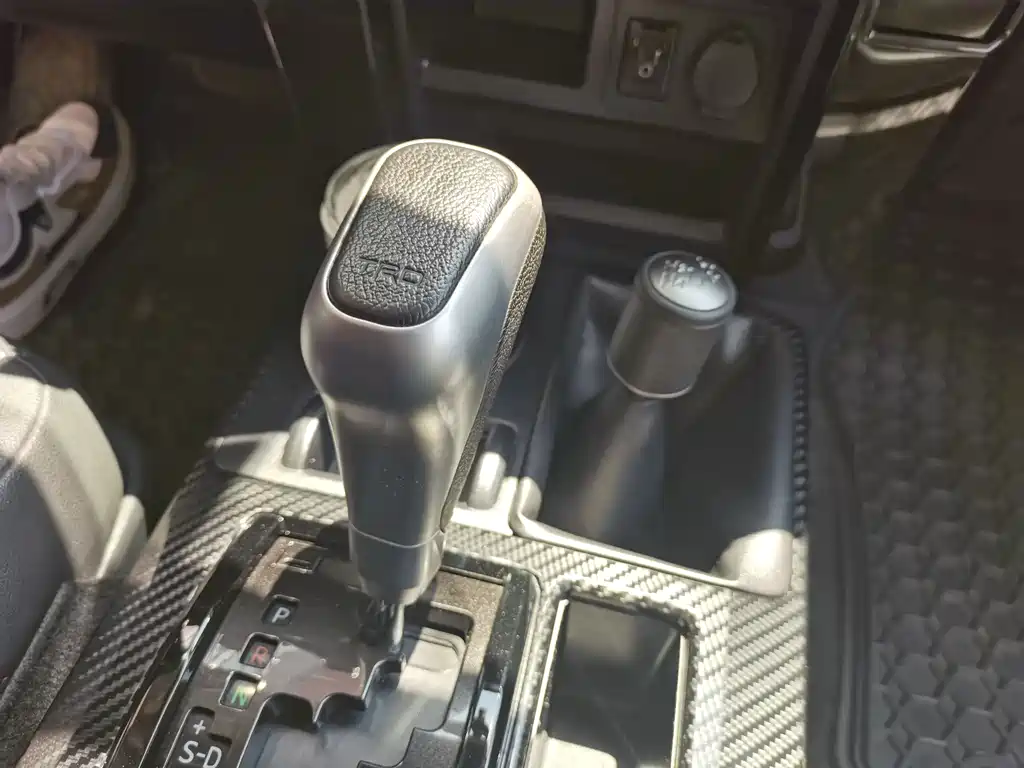 Toyota 4Runner — миниатюра 10