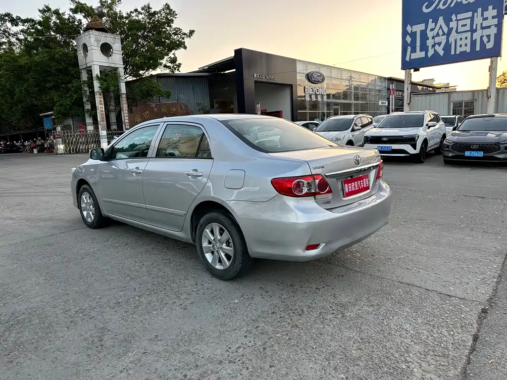 Toyota Corolla — миниатюра 6