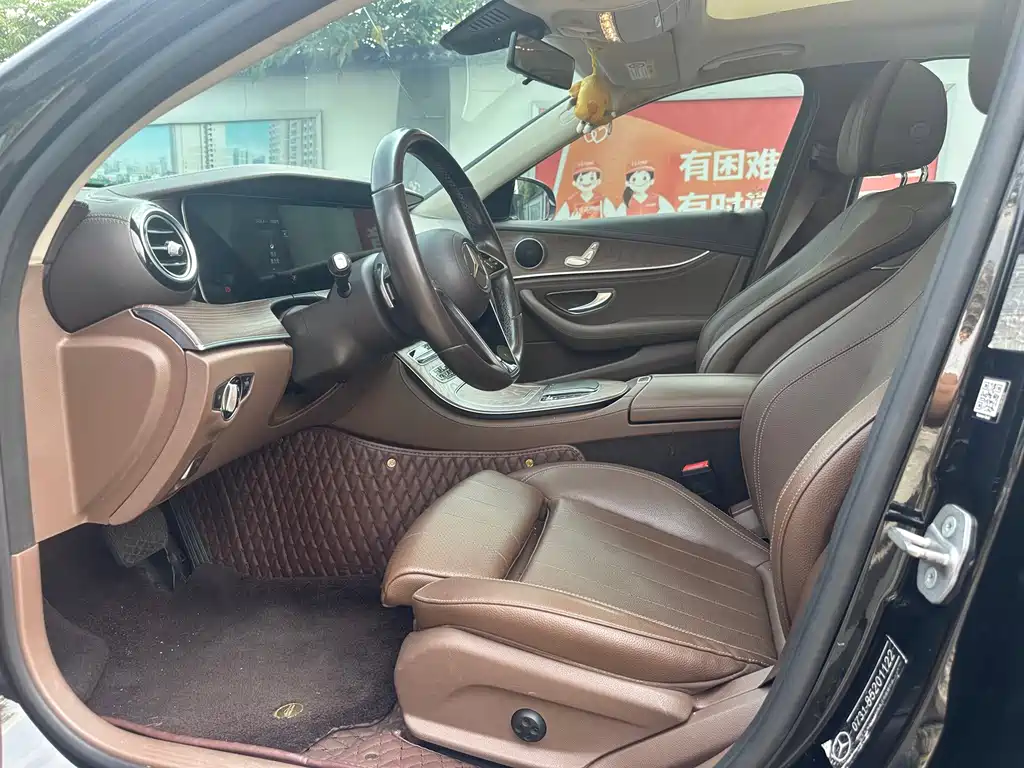 Mercedes-Benz E-Class — миниатюра 4