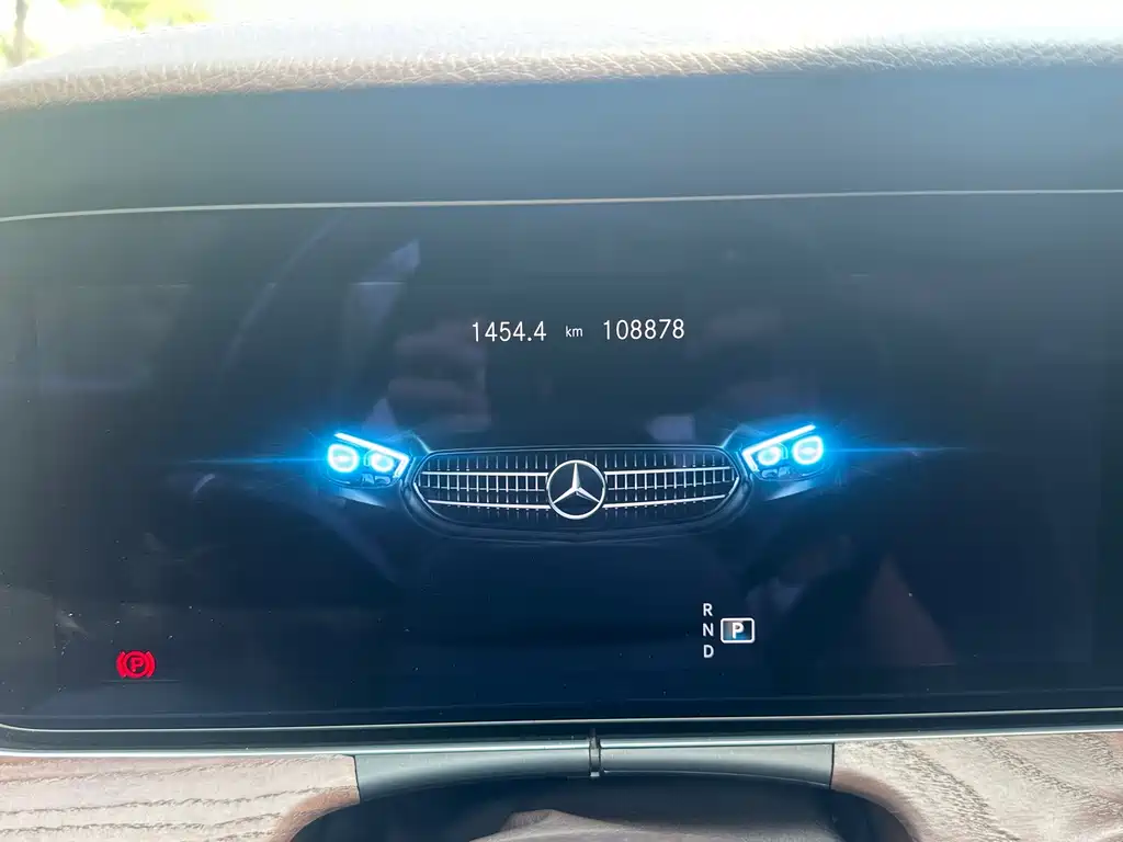 Mercedes-Benz E-Class — миниатюра 18