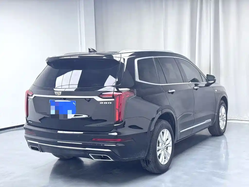CADILLAC XT6