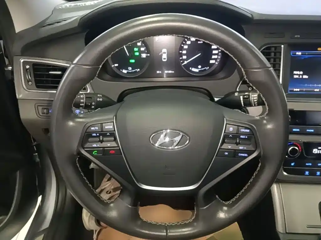 Hyundai Sonata — миниатюра 11
