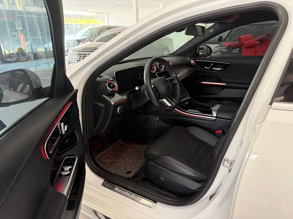 Mercedes-Benz C-Class — миниатюра 4