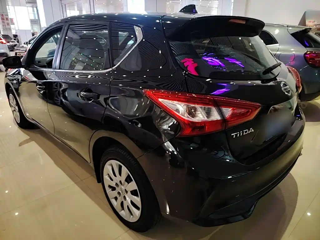 Nissan Tiida — миниатюра 5