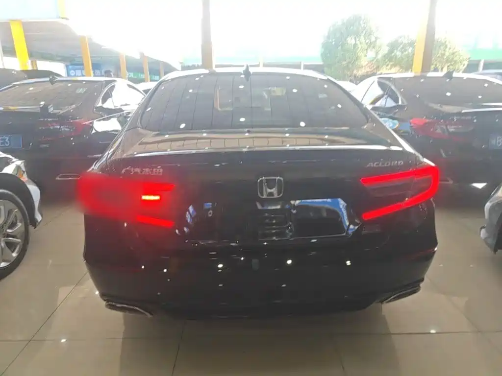 Honda Accord — миниатюра 6