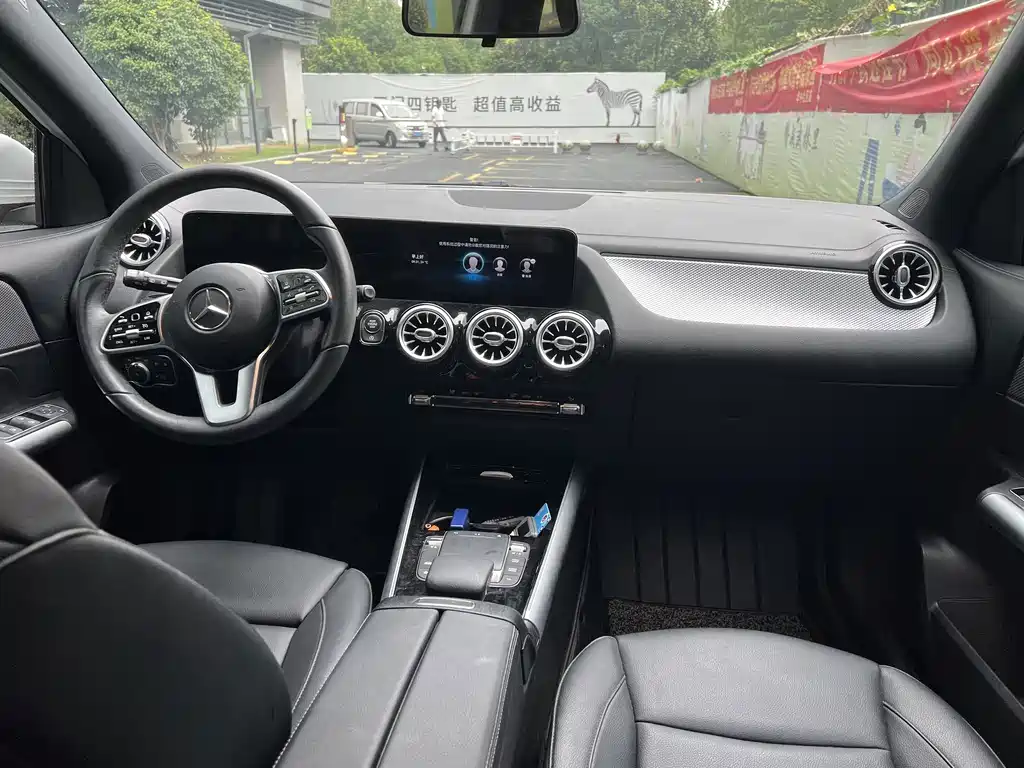 Mercedes-Benz GLA — миниатюра 8
