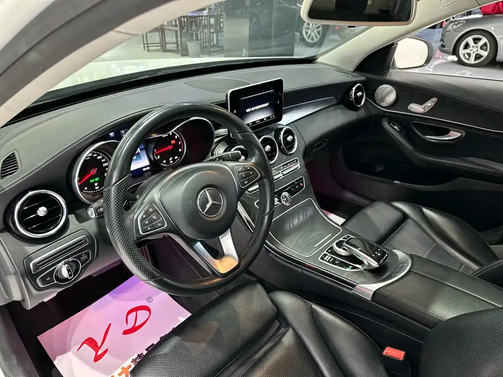 Mercedes-Benz C-Class — миниатюра 6