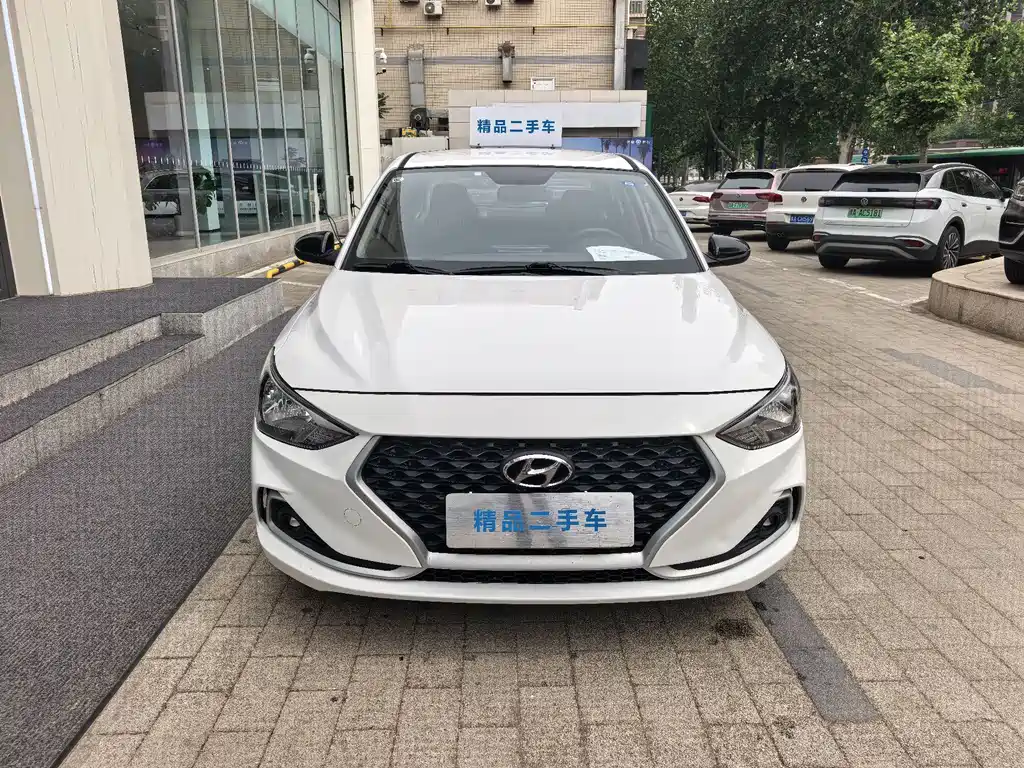 Hyundai Elantra - фото 11