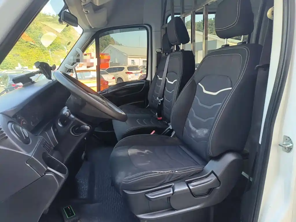 IVECO Ousheng — миниатюра 15