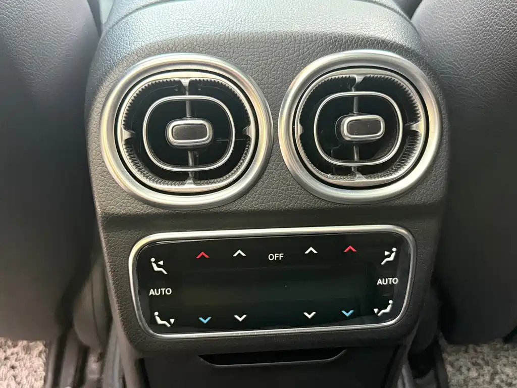 Mercedes-Benz C-Class — миниатюра 15