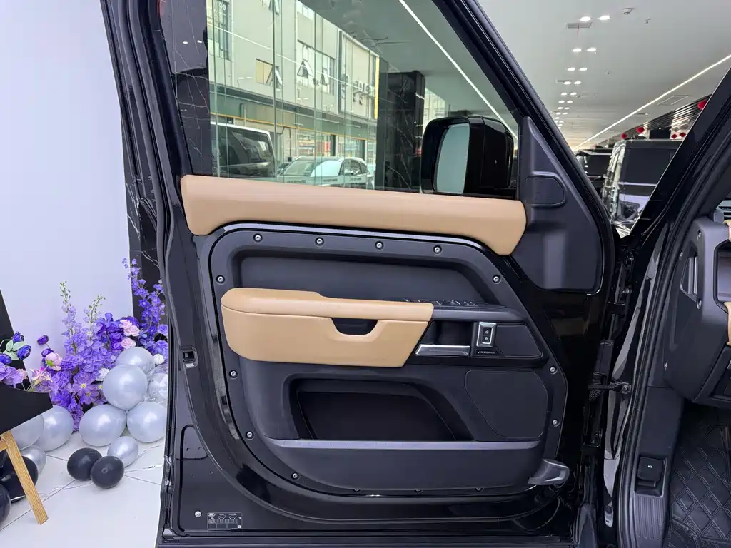 Land Rover Defender — миниатюра 9