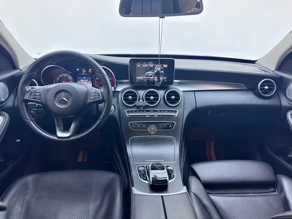 Mercedes-Benz C-Class — миниатюра 8