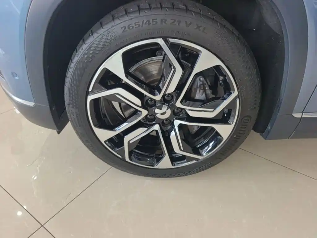 NIO ES8 — миниатюра 23