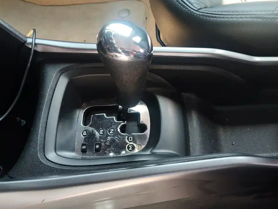 Peugeot 2008 — миниатюра 15