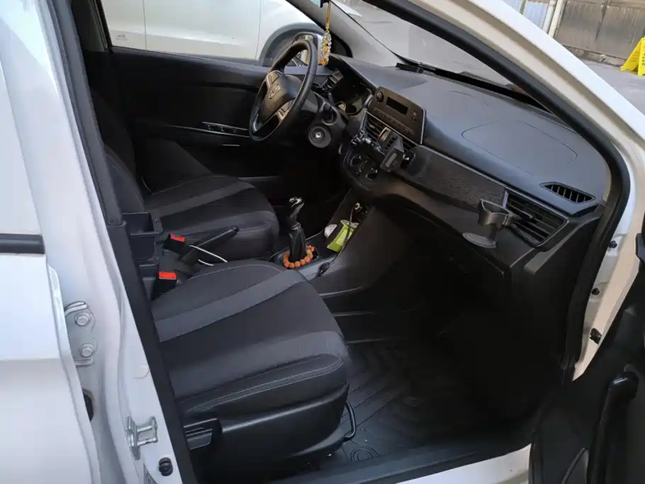 Baojun 310 — миниатюра 8