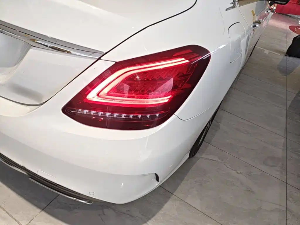 Mercedes-Benz C-Class — миниатюра 8