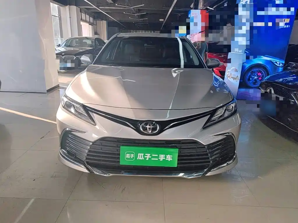 Toyota Camry — миниатюра 3
