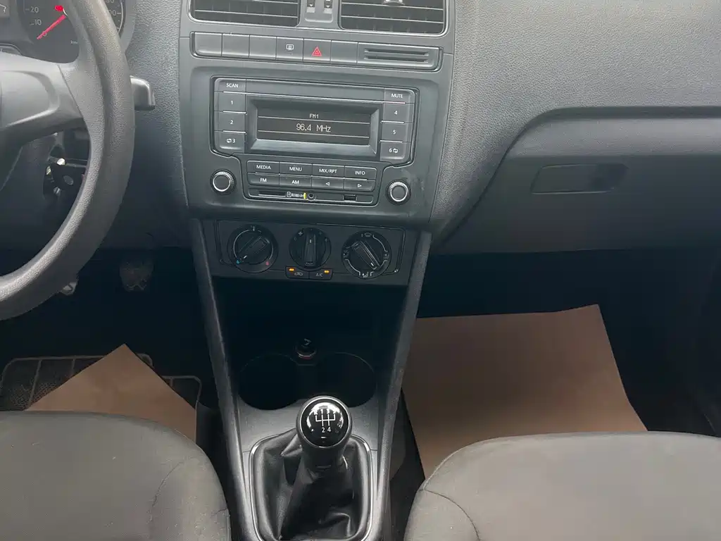 Volkswagen Polo — миниатюра 11