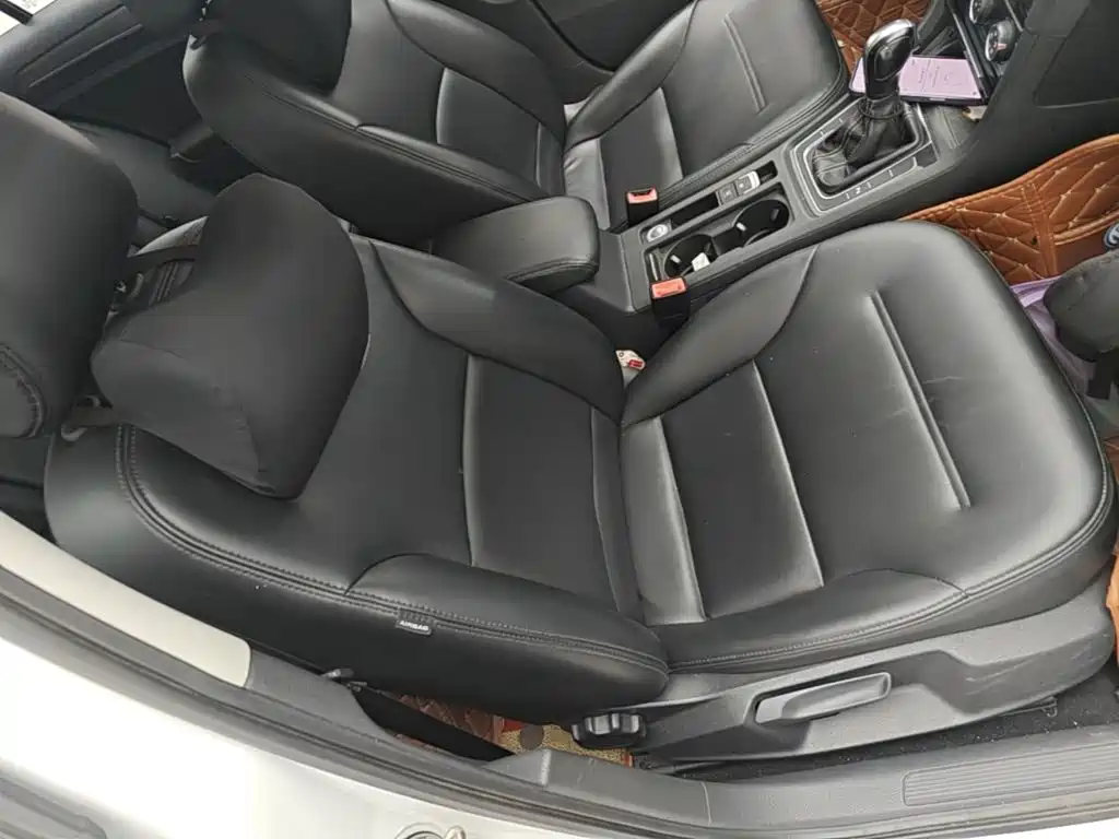 Volkswagen Golf — миниатюра 25