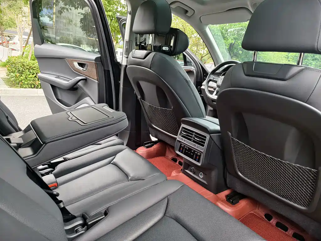 Audi Q7 — миниатюра 13