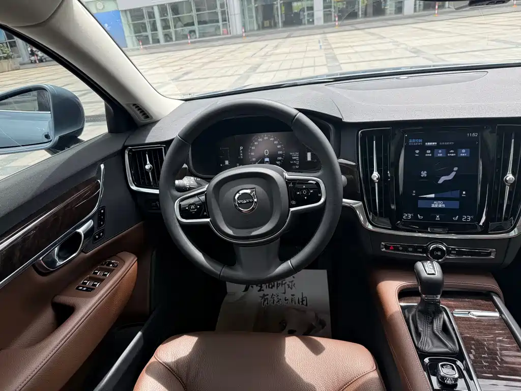 Volvo S90 — миниатюра 9