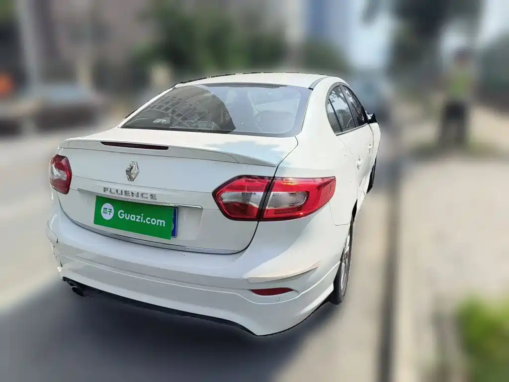 Renault Fluence — миниатюра 5