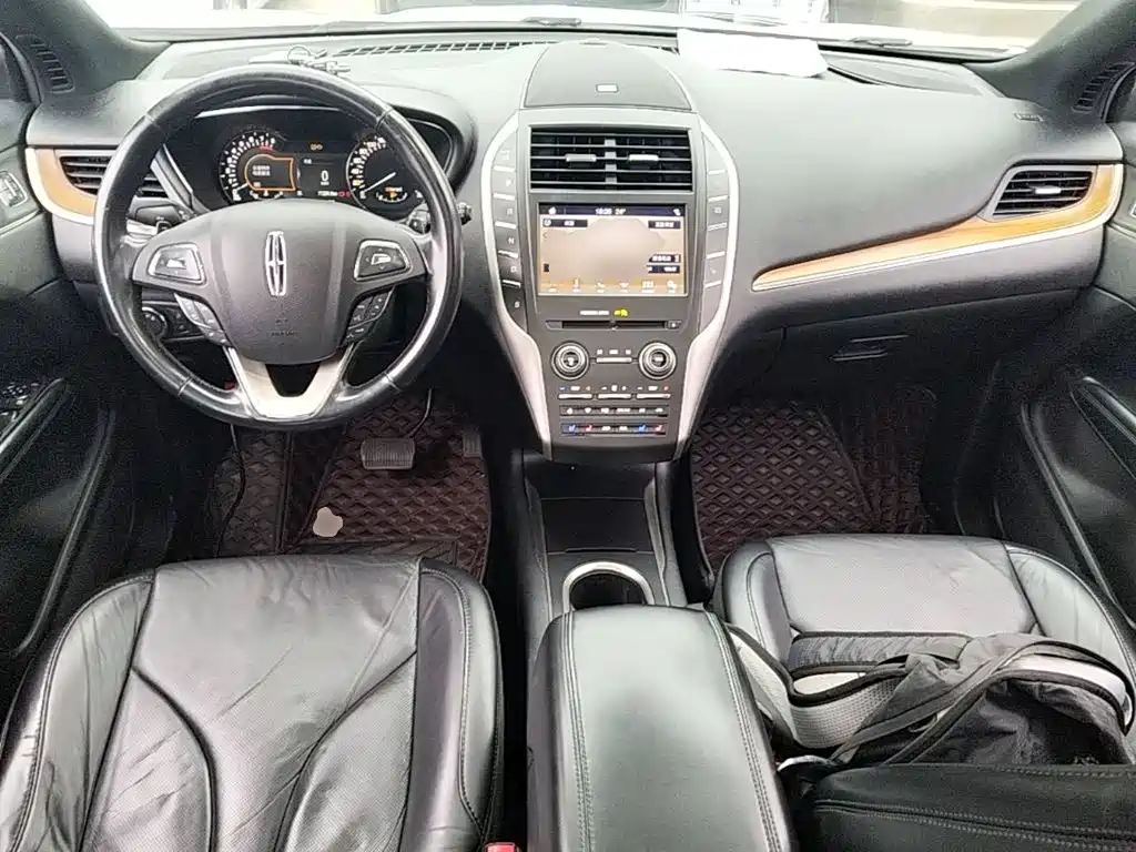 Lincoln MKC — миниатюра 10