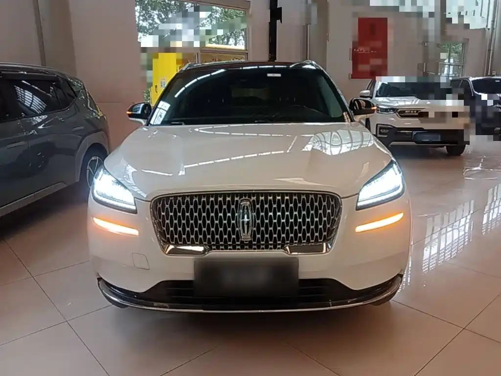 Lincoln Corsair — миниатюра 3