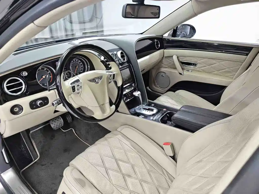 Bentley Flying Spur — миниатюра 6