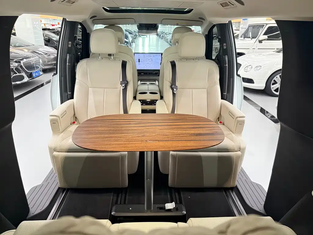 Li Auto Li MEGA — миниатюра 15