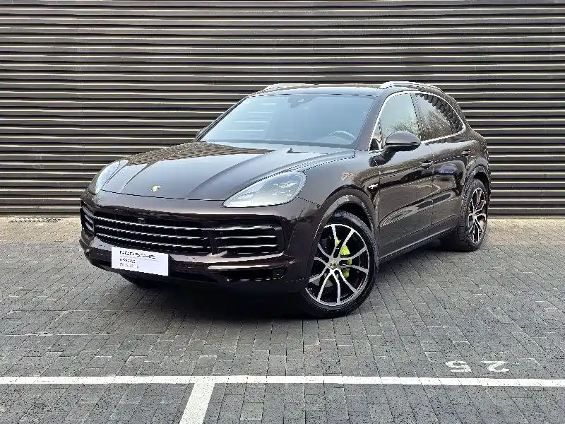 Porsche Cayenne Hybrid 2023