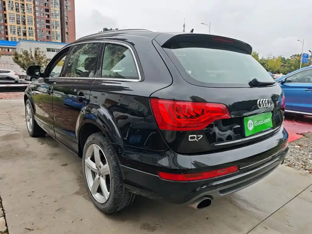 Audi Q7 — миниатюра 5