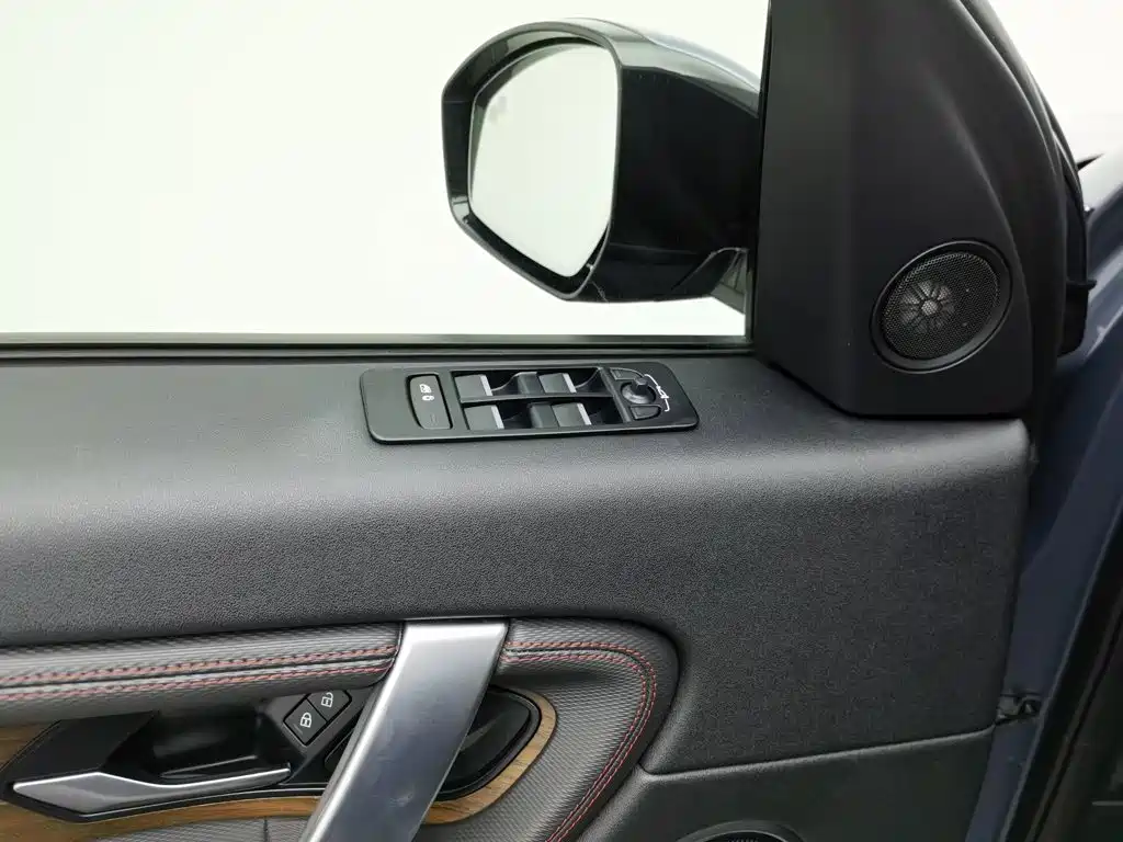 Land Rover Discovery Sport — миниатюра 9