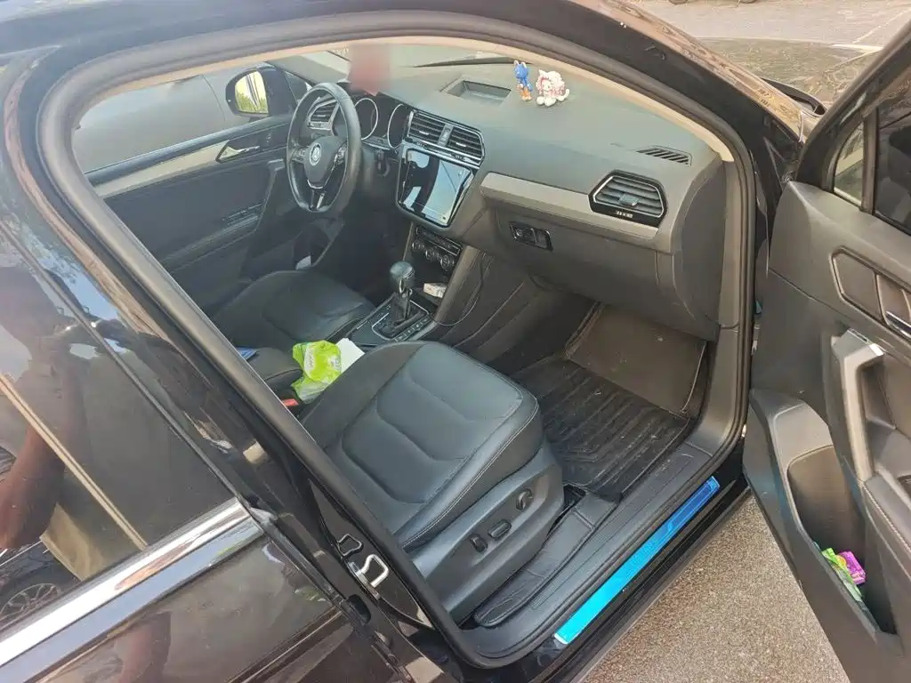 Volkswagen Tiguan L — миниатюра 18