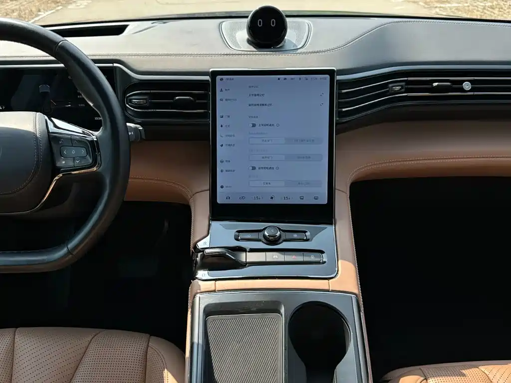 NIO ES8 — миниатюра 20
