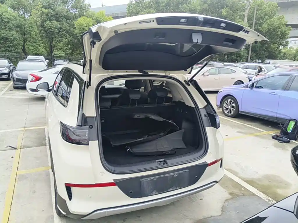 BYD Sealion 05 EV — миниатюра 19