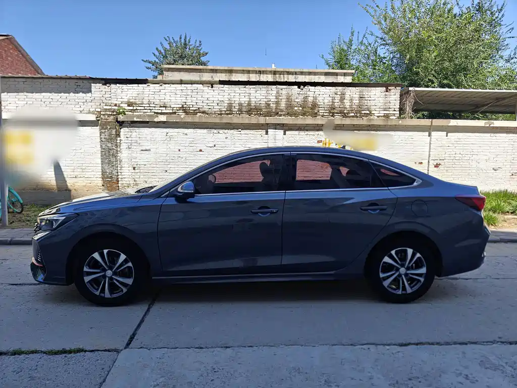 Changan Eado — миниатюра 4