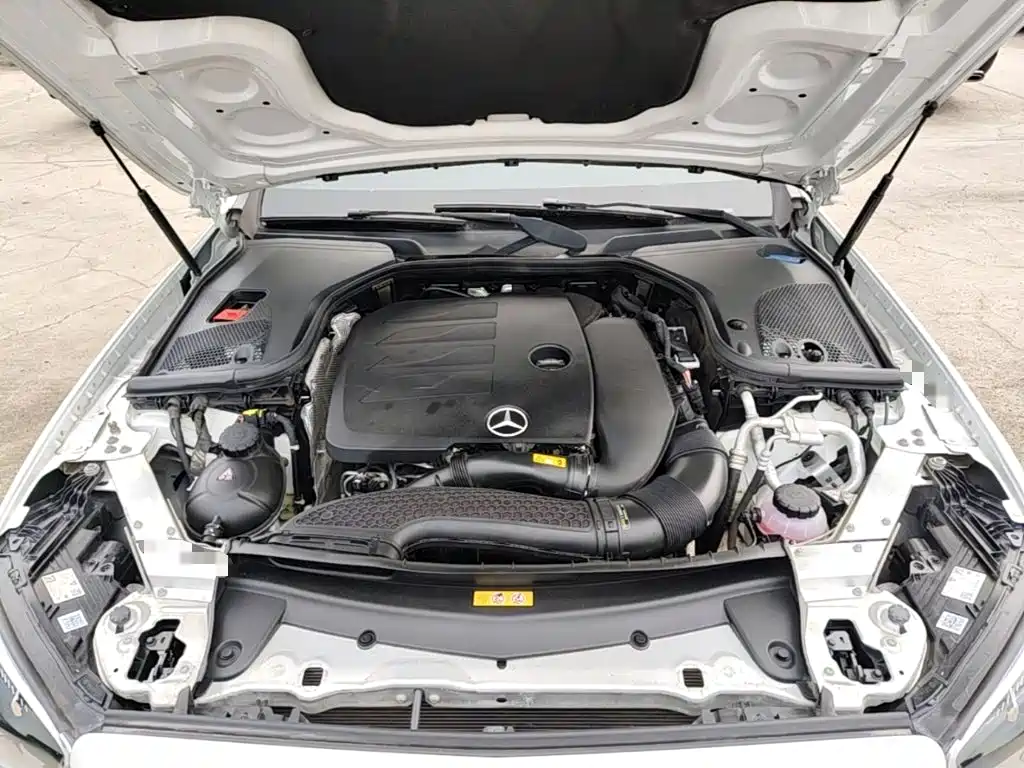Mercedes-Benz E-Class (Import) — миниатюра 25