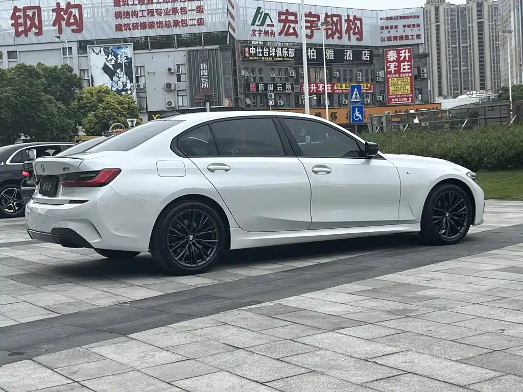 BMW 3 Series — миниатюра 5
