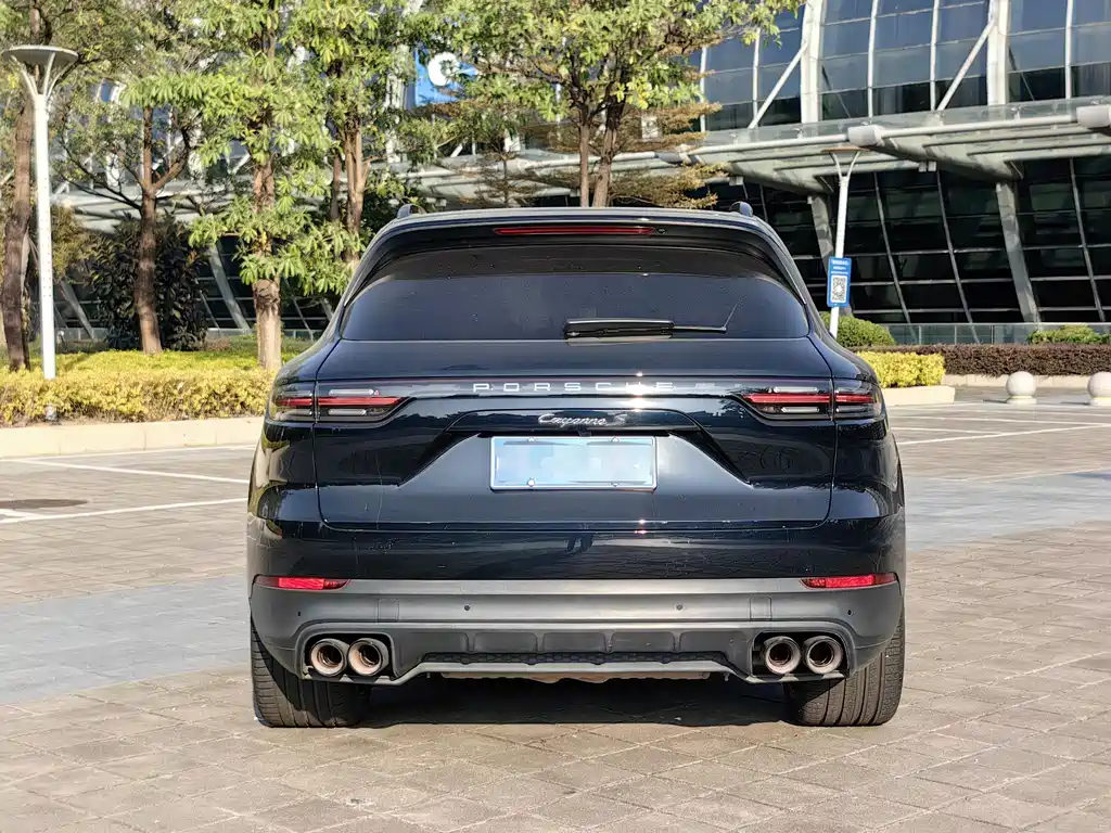 PORSCHE CAYENNE
