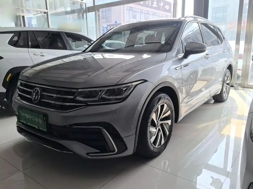 Volkswagen Tiguan L PHEV — миниатюра 2
