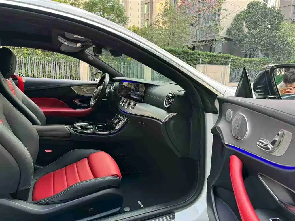 MERCEDES-BENZ E CLASS