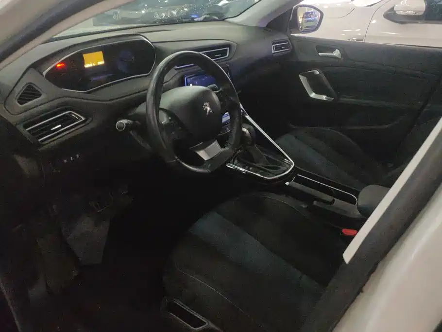 Peugeot 308 — миниатюра 9