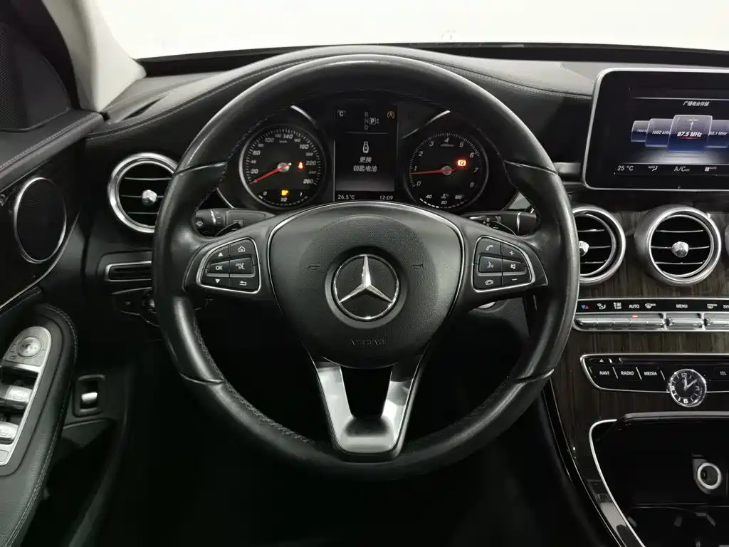Mercedes-Benz C-Class — миниатюра 11