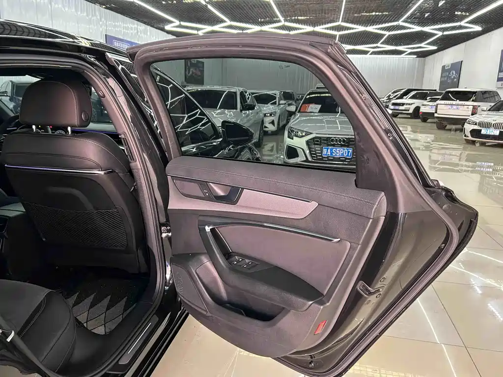 Audi A6L — миниатюра 12